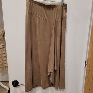 The Pyramid Collection size Large women's brown skirt.  Pullover